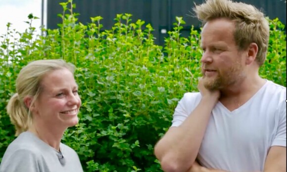 - Jeg måtte lyve ganske mye for mannen min